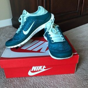 Stunning Nike Tennis Shoes😎